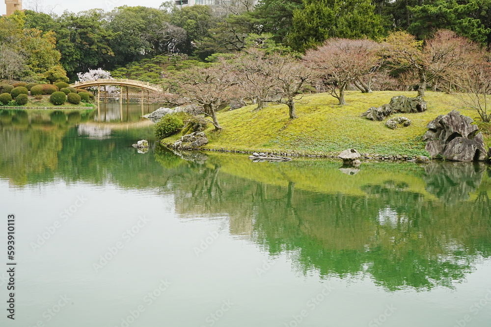 Traditional Pond and Japanese Garden at Ritsurin Garden Park in Takamatsu, Kagawa, Japan - 日本 香川 高松 栗林公園 日本庭園 池