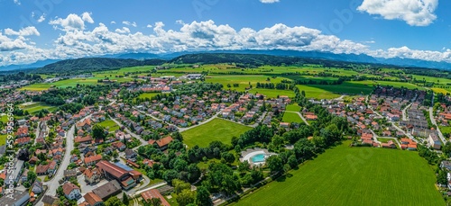 Panorama-Ausblick über Peiting ins bayerische Oberland und zum Hohen Peißenberg © ARochau