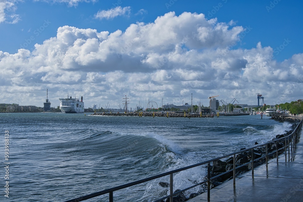 Fototapeta premium harbor of warnemuende