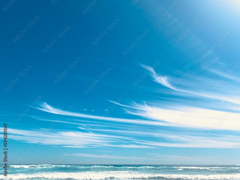Obraz premium Blue cloudy sky background