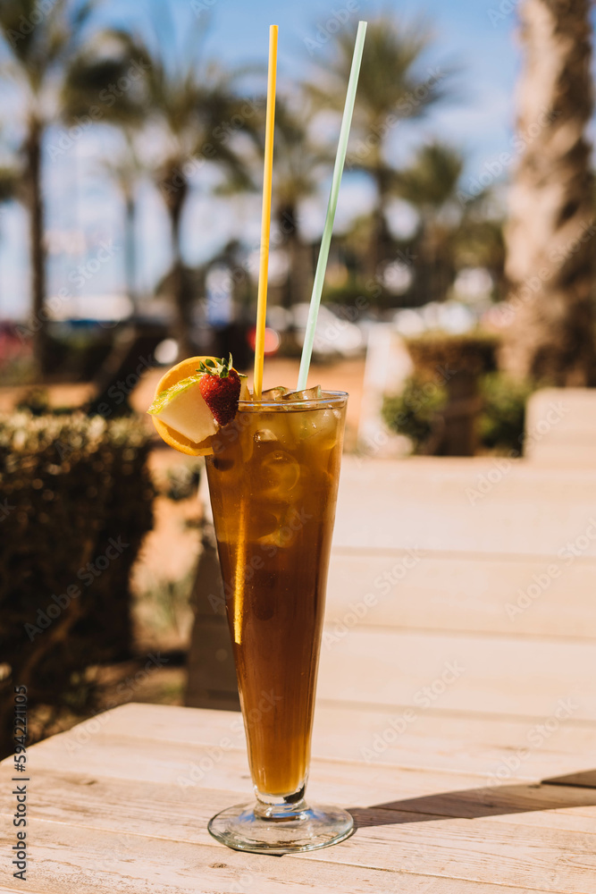 Un Té Helado De Long Island Es Un Cóctel Popular Que Generalmente Se ...