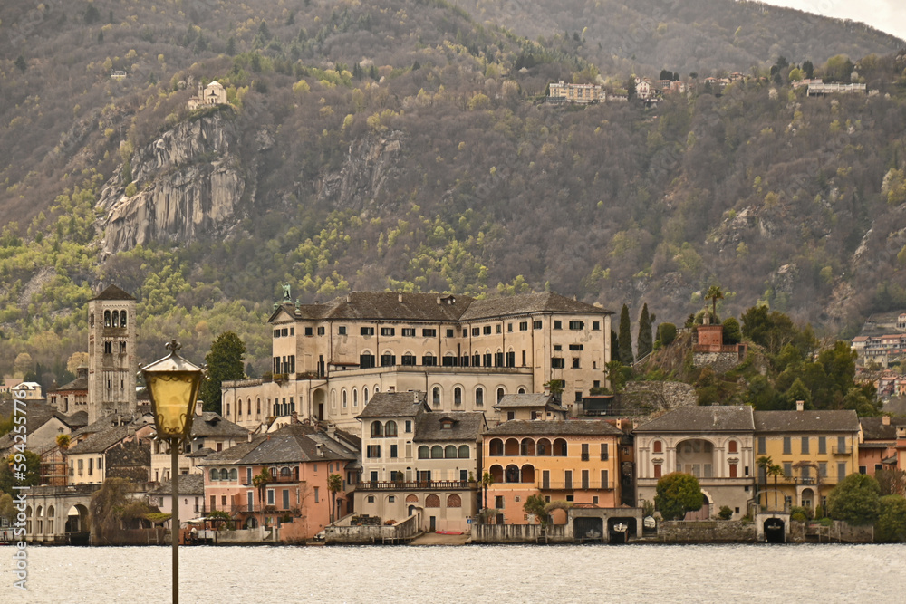 Obraz premium Il Lago d'Orta e l'Isola di San Giulio - Piemonte