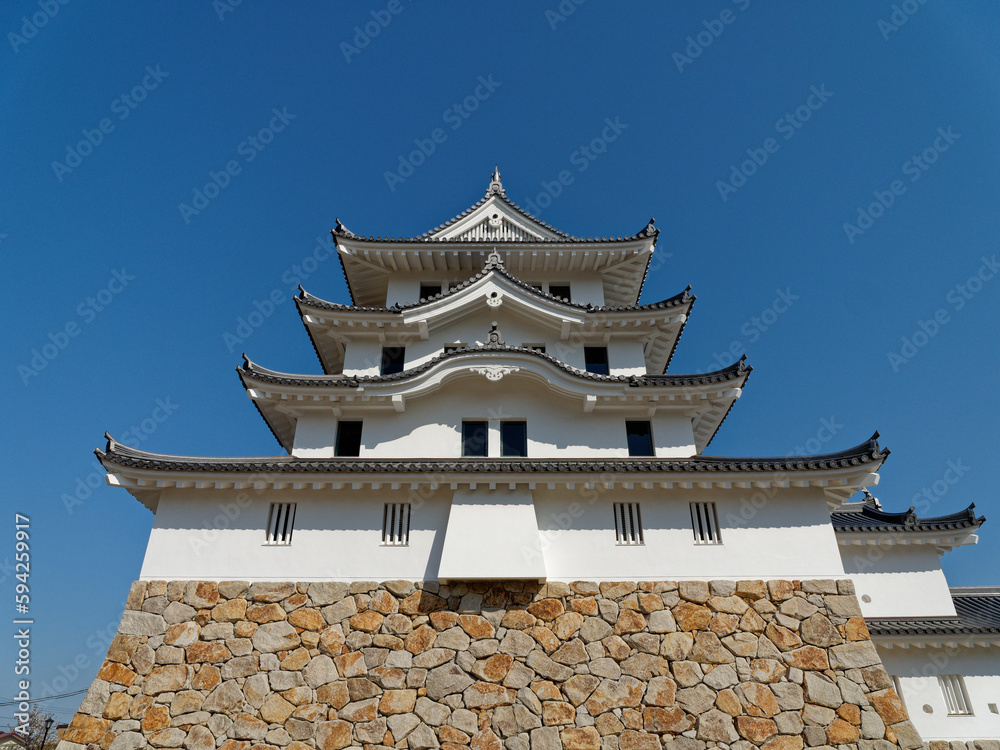 兵庫県尼崎市 快晴の空に映える尼崎城天守閣
