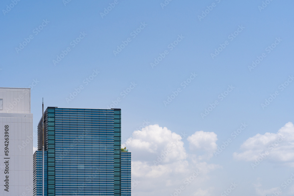 商業ビルと青空 商業ビルと青空