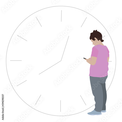 Mujer mirando el celular con reloj de fondo