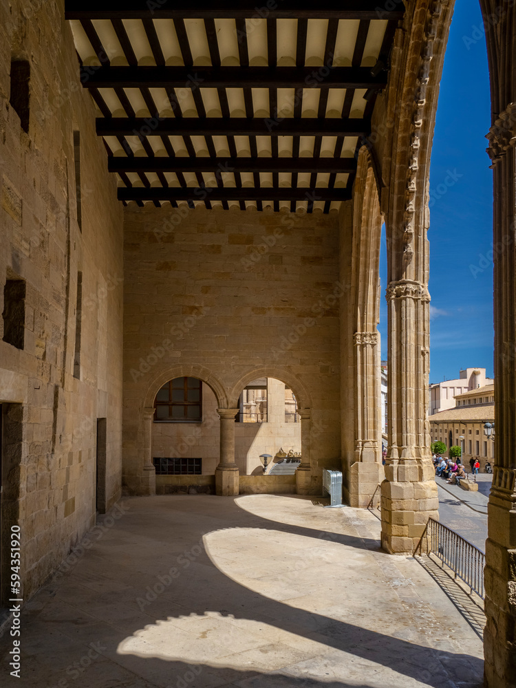 Paseando por las calles de Alcañiz (Teruel-España)