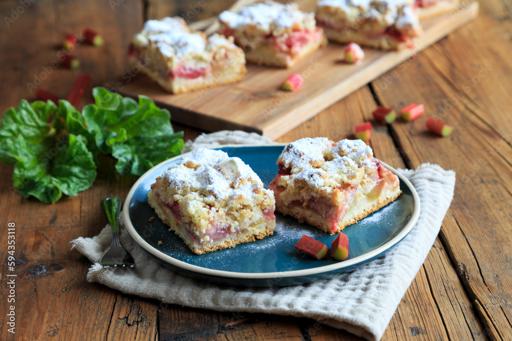 Rhabarberkuchen mit Streusel Rhabarberkuchen mit Streusel