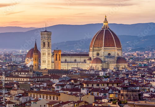 Fotografie, Obraz Florence Cathedral (Duomo) over city center at sunset, Italy