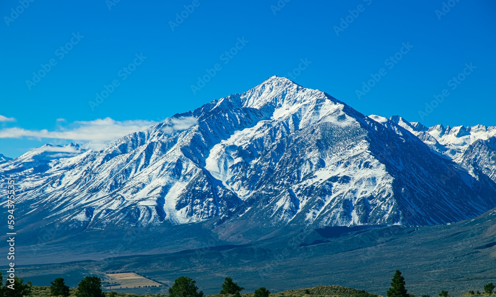 Landscape photo of Mt. Tom in the Eastern Sierra Nevada of California