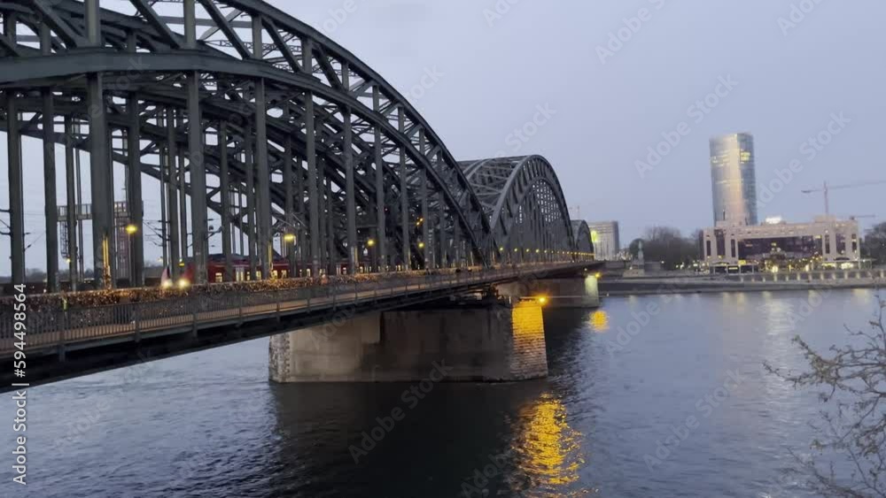 Cologne railway bridge in the direction of Cologne Deutz Cologne railway bridge in the direction of Cologne Deutz