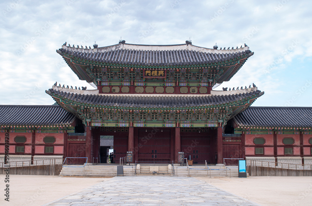 Fototapeta premium 宮殿の門