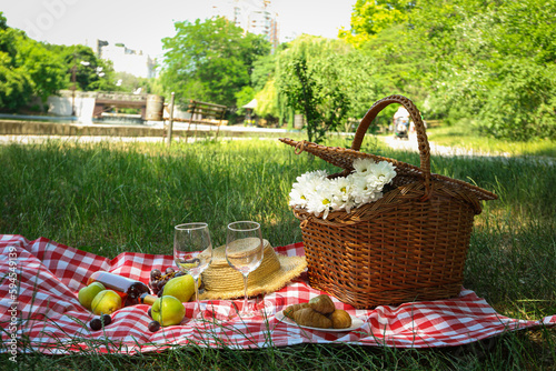 Fototapeta Naklejka Na Ścianę i Meble -  Spending time in nature - picnic, accessories for picnic