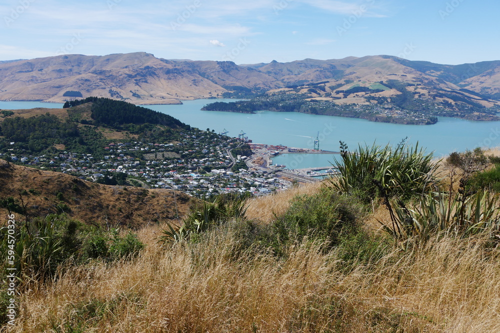 Blick auf Lyttleton Bergwelt mit Caldera und Hafen bei Christchurch