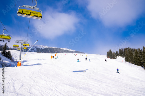 海外のスキー場、晴れた日のスキー、外国のスキー場、スイスのゲレンデ