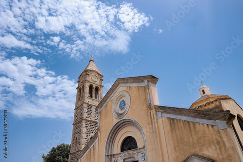 Facciata di una chiesa in Sardegna (Italia)