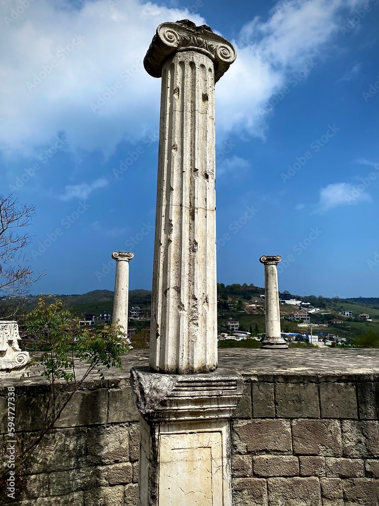 ancient greek column