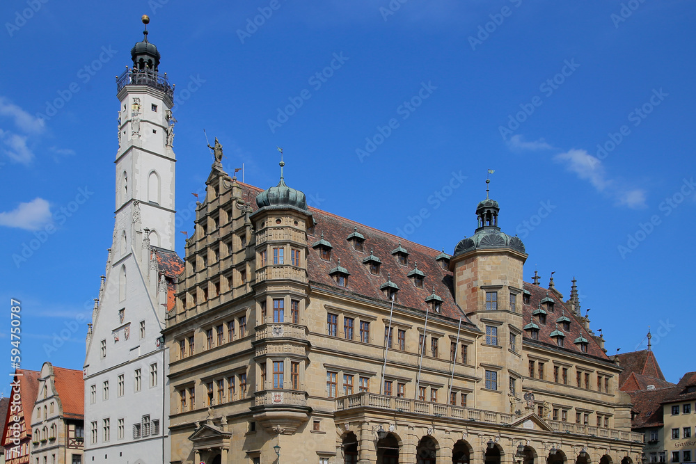 Fototapeta premium Edificio del Ayuntamiento de Rothenburg ob der tauber, Alemania