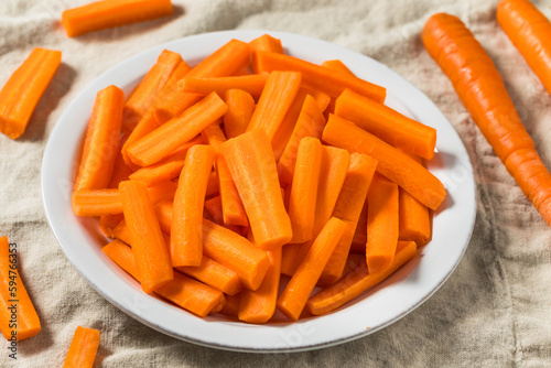 Raw Orange Organic Carrots