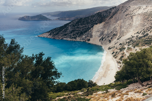 La meravigliosa spiaggia di Myrtos, a Kefalonia, Grecia photo