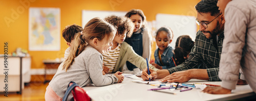 Art and creativity in an elementary school class photo