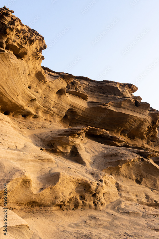 Obraz premium The Strength of Time Captured in Desert Rock