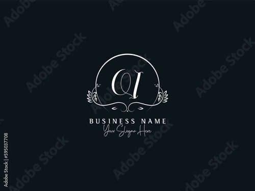 Initial Minimal QI q&i Logo Letter, Signature Qi iq Feminine Creative Logo Icon Vector
