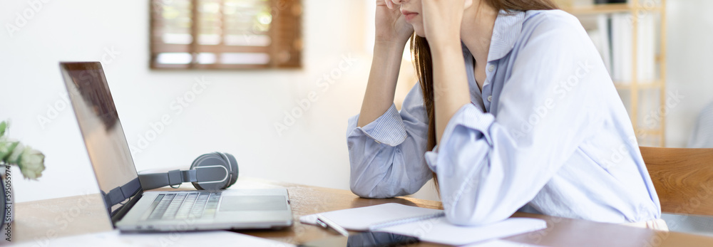 Φωτογραφία Young woman stressed or worried about doing a wrong job, Despair or disappointment, Sad feeling, Suffering, Desperate, Hopeless, Fail, disastrous, bankrupt, Scared, panicky, Failure of life