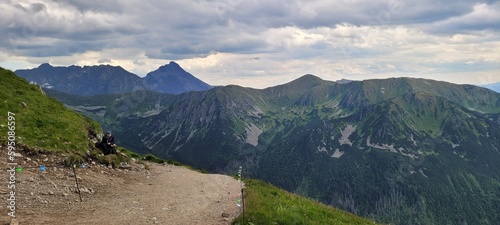 Tatry, Góry, Szlaki w górach