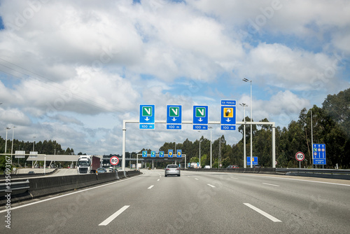 Image of section of the A3 motorway, Portuguese motorway that connects Minho, Valença to the Douro coastline, Porto, Portugal. Tolls, fees section. Text "Manual route".