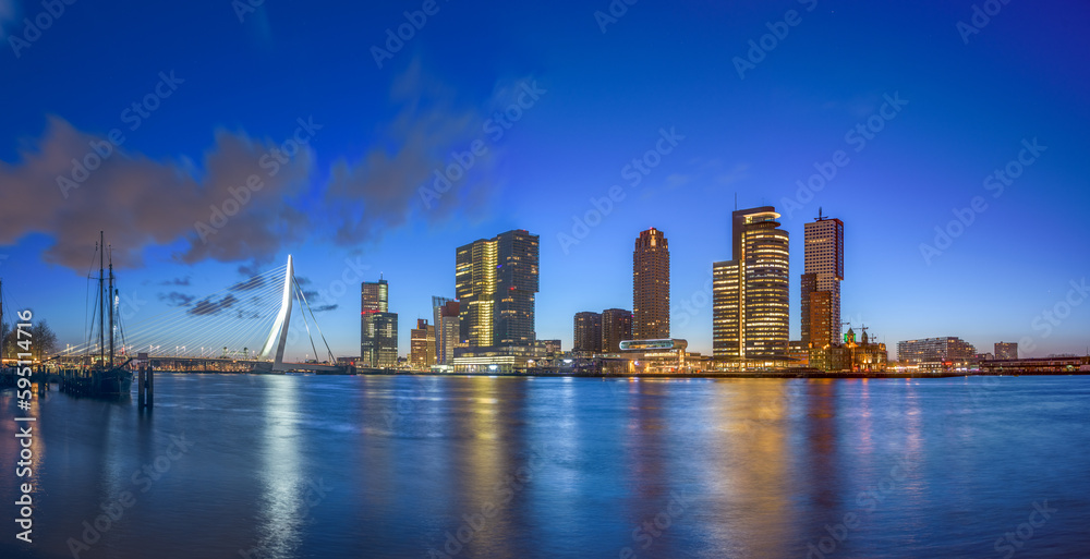Obraz premium Rotterdam, Netherlands, City Skyline on the River