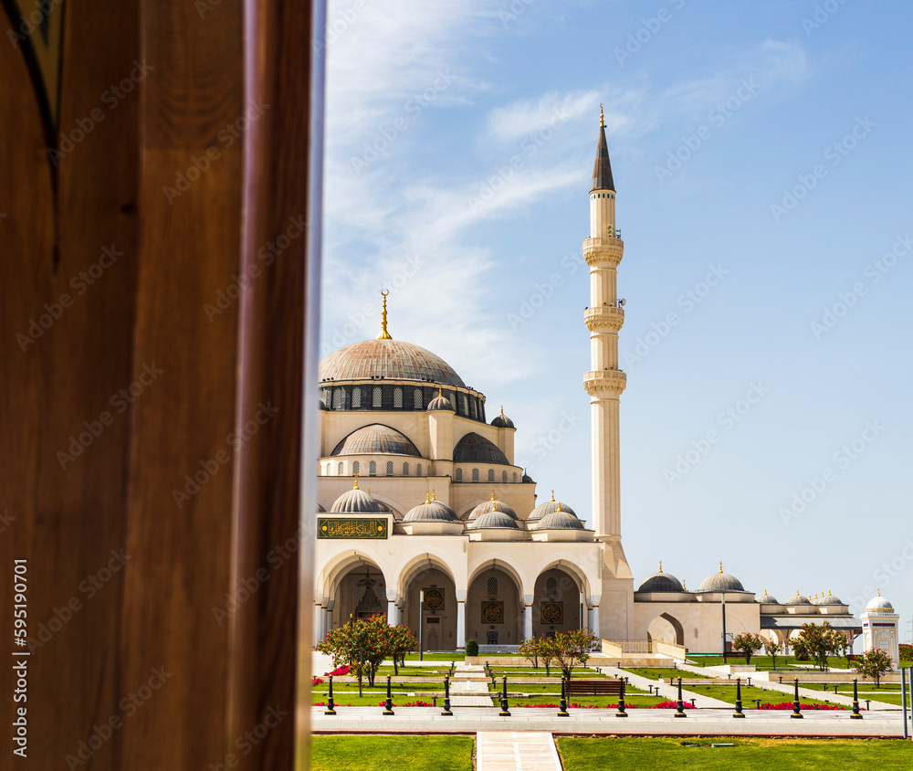 Obraz premium Sharjah, UAE - Shot of the largest Sharjah mosque. Religion
