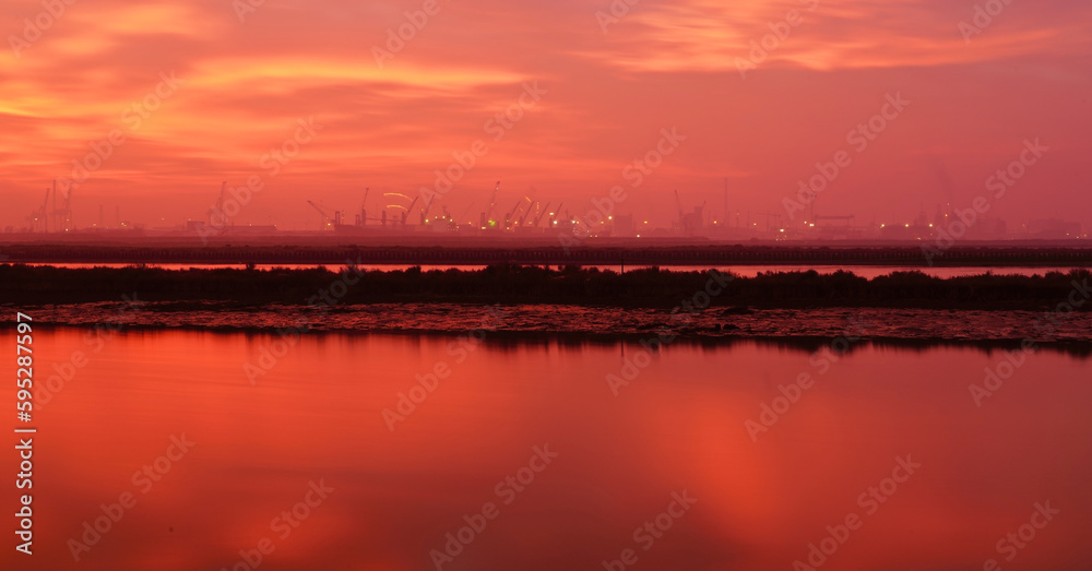 Naklejka premium Sunset at Pialassa dei Piomboni