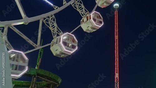 Closed plane of the panoramic wheel cabs starting the upward movement