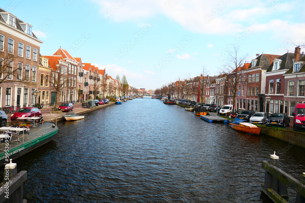 Der Nieuwe Rijn in Leiden, Niederlande