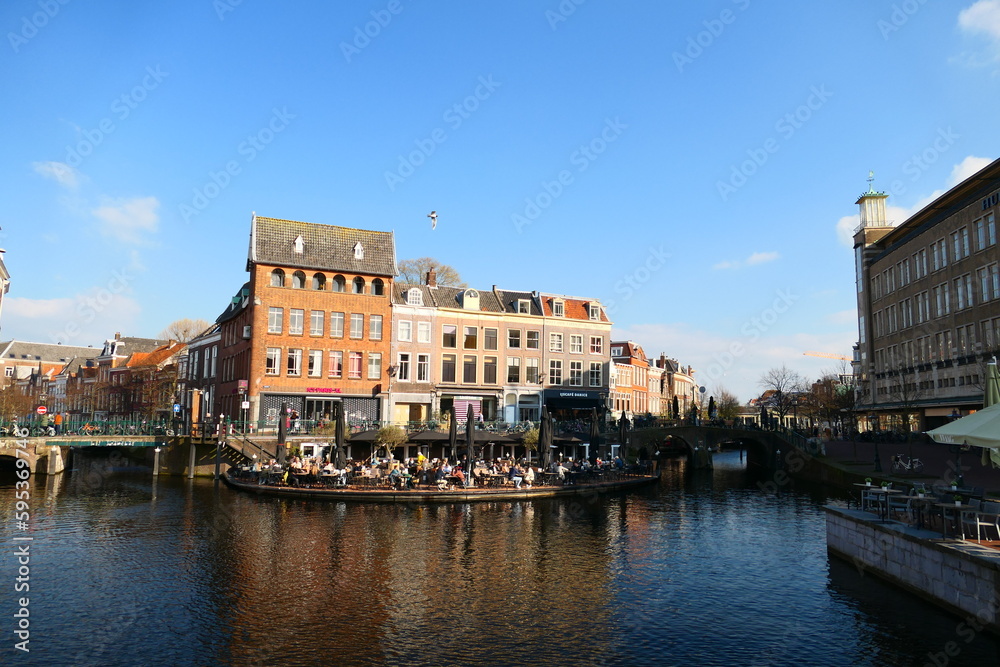 Gäste Terrasse am Kanal, Leiden in Südholland