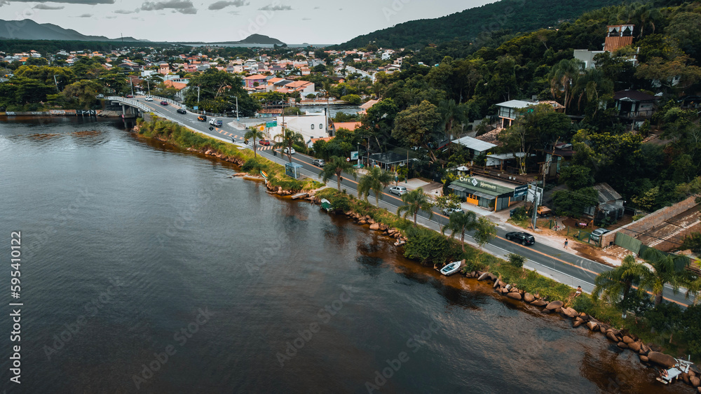 Paisagem Ilha Tropical Lagoa Conceição Florianópolis Floripa Santa Catarina Lago Mar Oceano Atlântico Natureza Verde Céu Sol Verão Veraneio Férias Viagem Viajar Cidade Sul Brasil Mata Atlântica Barcos