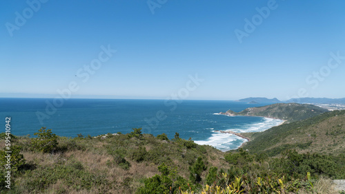 Paisagem Ilha Tropical Lagoa Conceição Florianópolis Floripa Santa Catarina Lago Mar Oceano Atlântico Natureza Verde Céu Sol Verão Veraneio Férias Viagem Viajar Cidade Sul Brasil Mata Atlântica Barcos