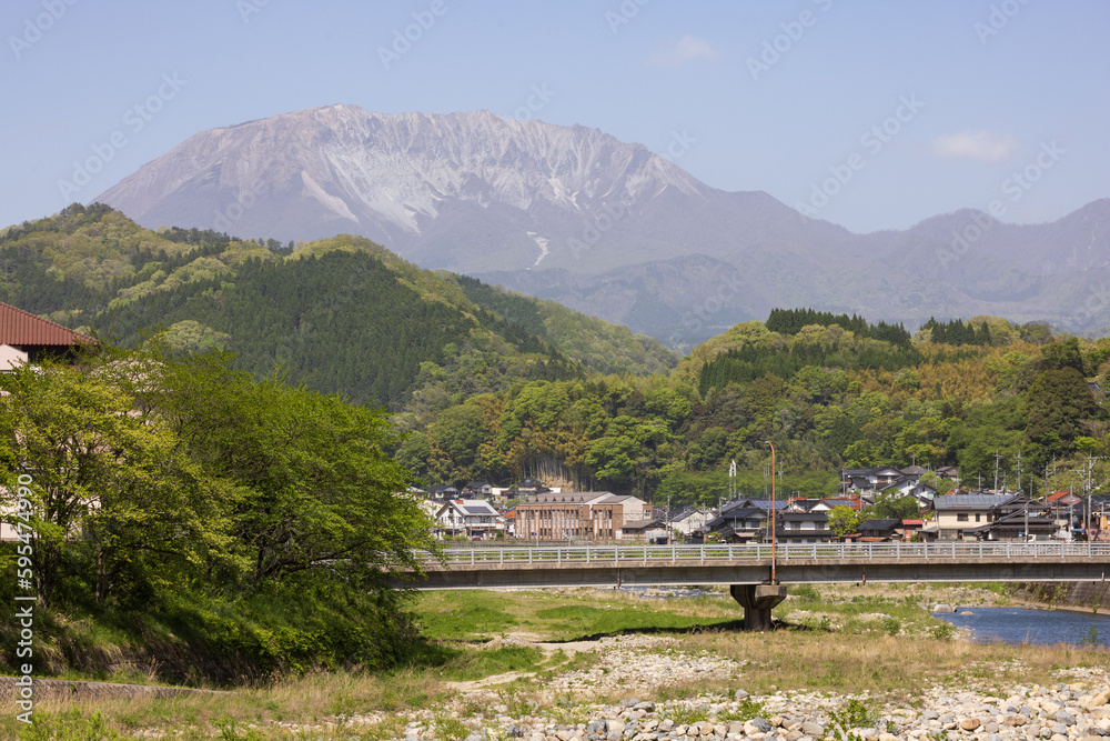 日本の鳥取県の大山の雄大な風景