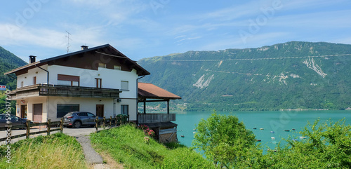 Lago di Santa Croce in Italien photo