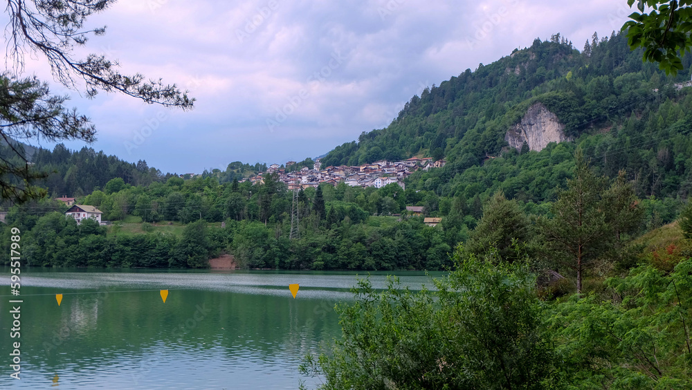 Fototapeta premium Lago di Cadore in Italien