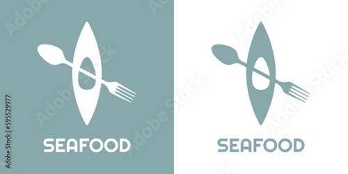 Logo restaurante con texto Seafood y silueta de kayak o canoa con tenedor y cuchara cruzados con forma de remo