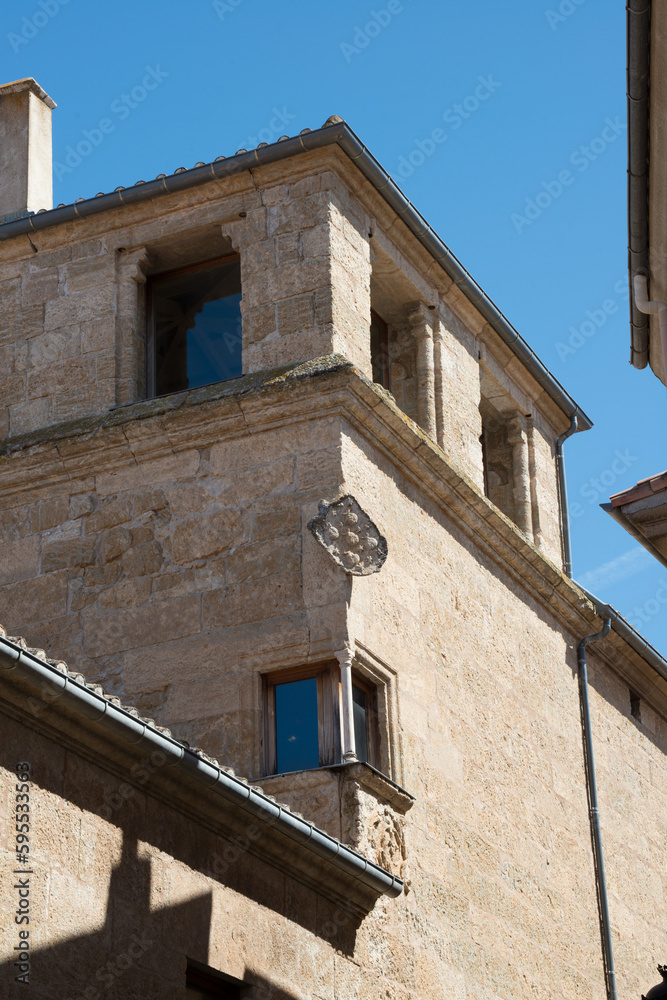Obraz premium Beatiful palace in Ciudad Rodrigo with corner window