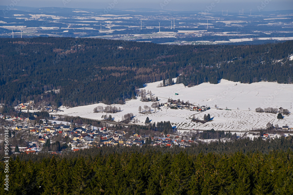 Obraz premium Blick auf Bischofsgrün im Fichtelgebirge Bayern