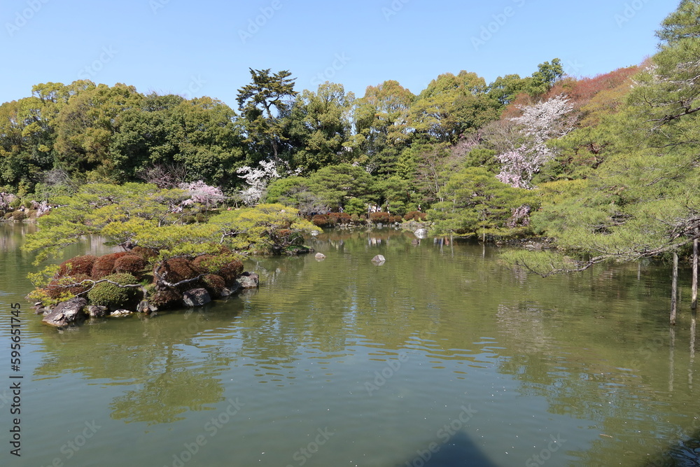 A scene of Seiho-ike Pond and Higashi-shin-en Japanese Garden in the ...