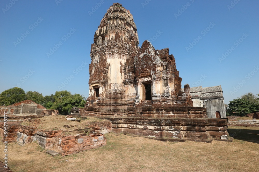 タイ　ロッブリー遺跡と仏塔
