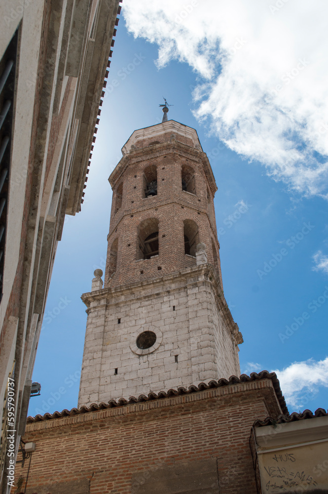 Campanario de la Iglesia del Salvador de Valladolid Campanario de la Iglesia del Salvador de Valladolid