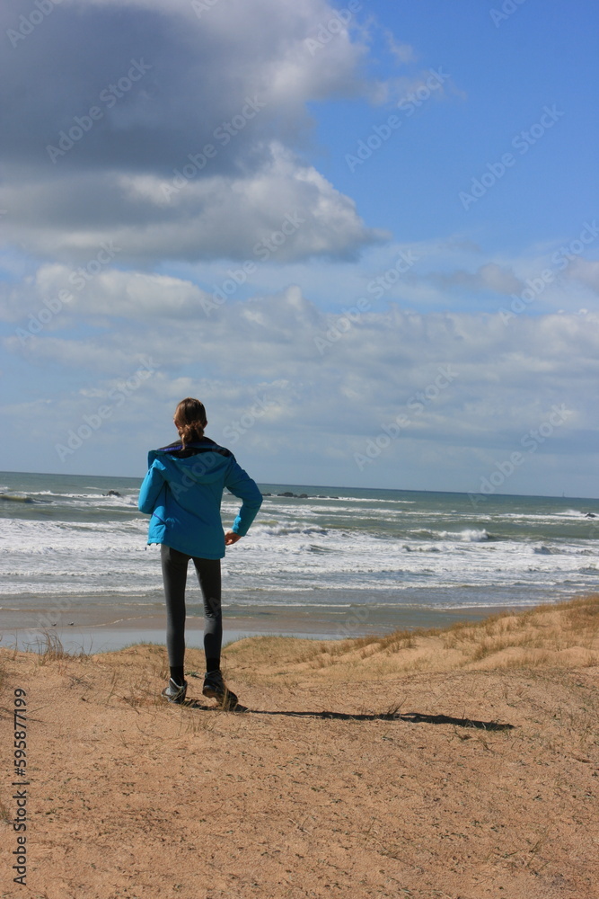 Regard sur l'horizon; plage du Magouëro à Plouhinec, pays de Lorient (Bretagne, Morbihan, France)