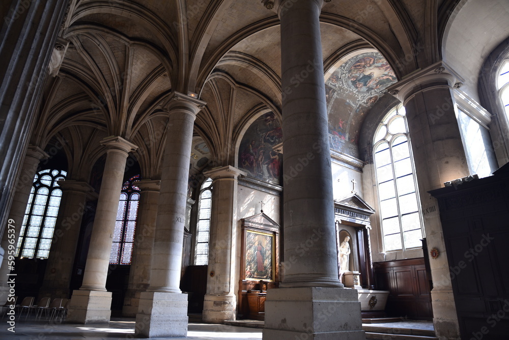 Fototapeta premium Nef de Saint-Nicolas-des-Champs à Paris. France