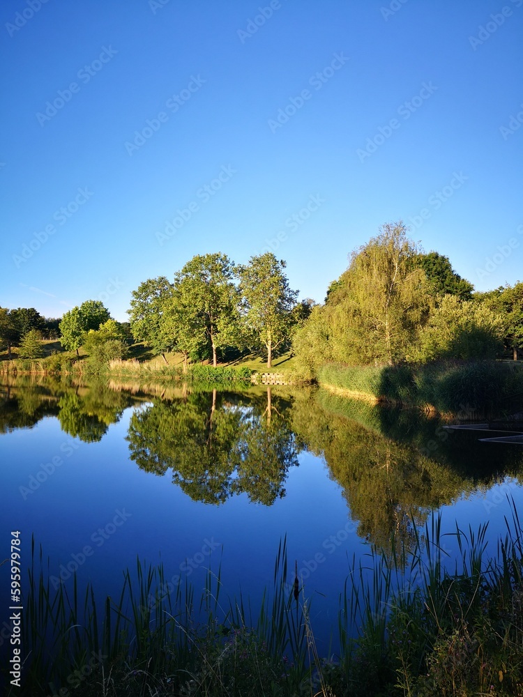 paisaje, lago, arboles, agua, cielo. paisaje, lago, arboles, agua, cielo.