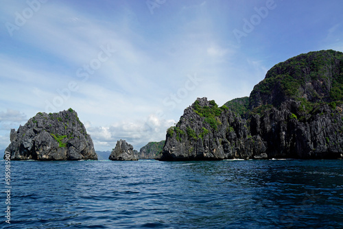 massive limestone rocks at the el nido archipelago